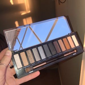 NAKED URBAN DECAY SMOKY!!!